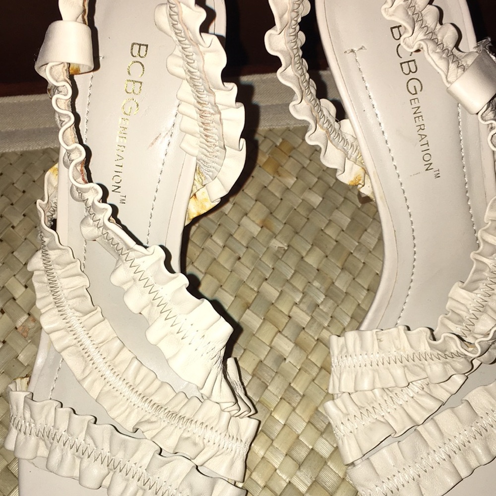 BCBG Nude Leather Stilettos Ladies Sz 7.5